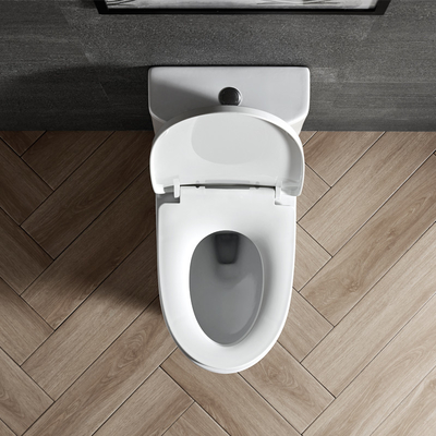 D722×W385×H758mm Round Bowl Toilet One Piece Elongated 1.1 GPF