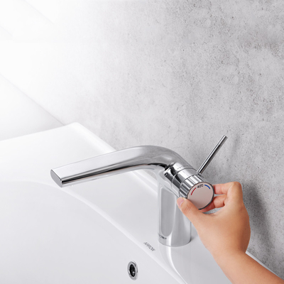 Brass Single Handle Bathroom Faucet In Chrome Finish